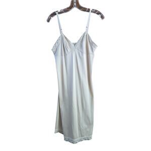 Vintage Vanity Fair Full Slip Womens sz 34 Nude Nylon Lace Adjustable Strap